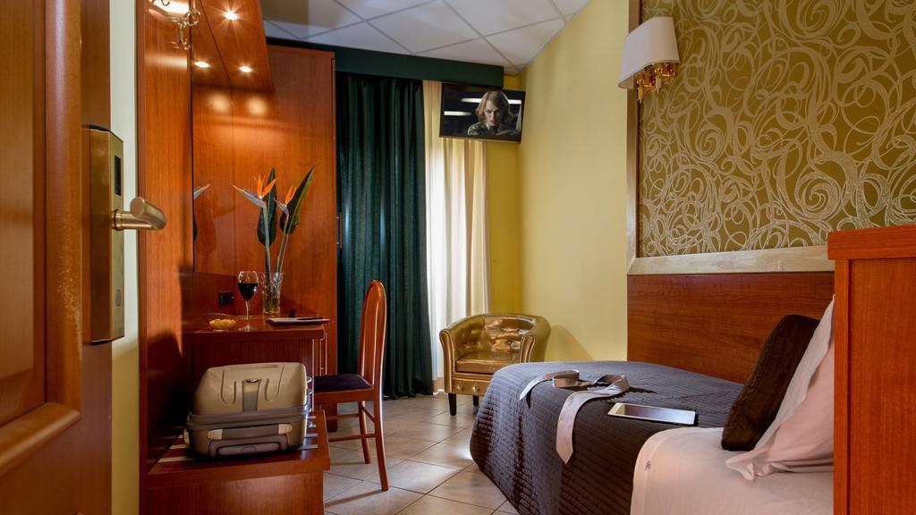 In Roma Vale&Hillary Colosseo B&B Kamer foto